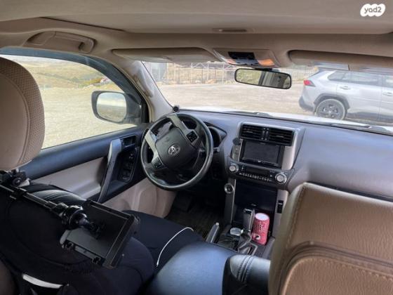 טויוטה לנד קרוזר ארוך 4X4 Luxury 60th אוט' דיזל 7 מק' 3.0 (190 כ''ס) דיזל 2011 למכירה בכפר סבא