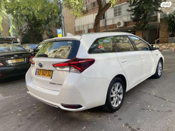 טויוטה אוריס הייבריד TS סטיישן הייבריד אוט' 1.8 (99 כ"ס) בנזין 2015 למכירה במודיעין מכבים רעות
