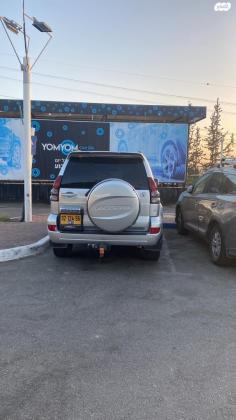טויוטה לנד קרוזר ארוך 4X4 Luxury אוט' דיזל 8 מק' 3.0 (166 כ''ס) דיזל 2004 למכירה בירושלים