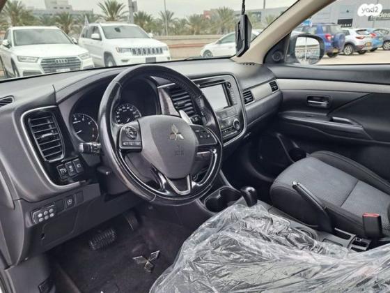 מיצובישי אאוטלנדר Instyle אוט' 7 מק' 2.0 (150 כ"ס) בנזין 2016 למכירה בנתניה