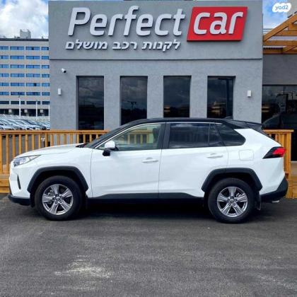 טויוטה RAV4 הייבריד E-volve הייבריד אוט' 2.5 (178 כ''ס) בנזין 2022 למכירה בפתח תקווה
