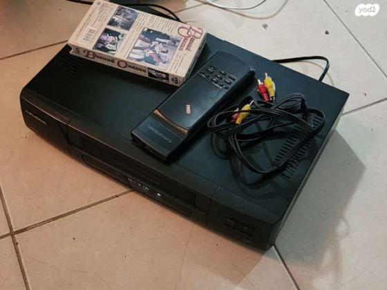 וידאו grundig עם שלט