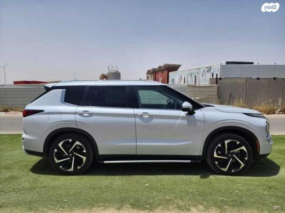מיצובישי אאוטלנדר Premium אוט' 7 מק' 2.5 (181 כ"ס) בנזין 2022 למכירה בבאר שבע