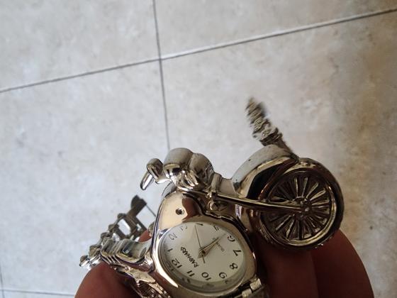 שעון לאופנוען