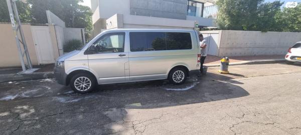 פולקסווגן טרנספורטר מסחרי/נוסעים Kombi קצר אוט' דיזל 2-3 מק' 3 דל' 2.0 (140 כ"ס) דיזל 2013 למכירה בראשון לציון