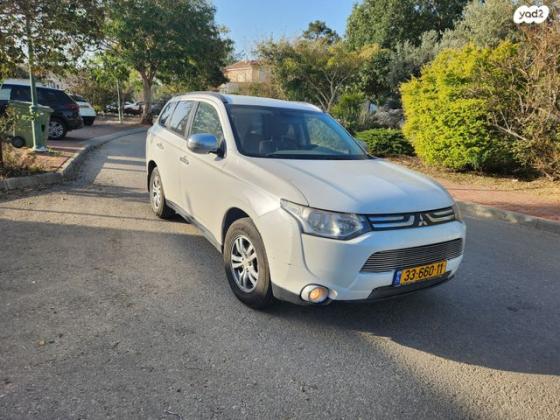 מיצובישי אאוטלנדר Instyle אוט' 7 מק' 2.0 (150 כ"ס) בנזין 2013 למכירה במסילת ציון