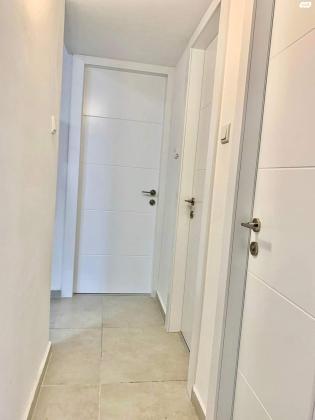 הרב עוזיאל 6 (רסקו א)