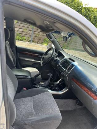 טויוטה לנד קרוזר ארוך 4X4 STD אוט' דיזל 8 מק' 3.0 (166 כ''ס) דיזל 2005 למכירה בקרית אתא