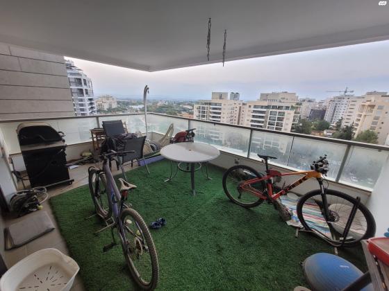 עזר וייצמן 12 (מתחם 1200)