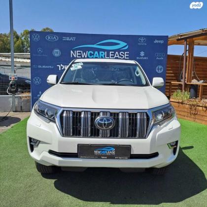 טויוטה לנד קרוזר ארוך Limited אוט' 7 מק' דיזל 5 דל' 2.8 (204 כ"ס) דיזל 2023 למכירה בכפר סבא