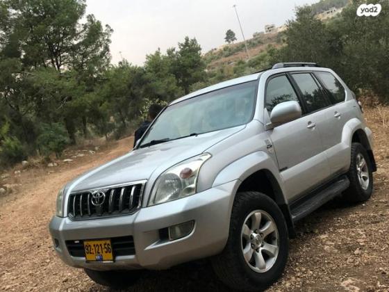 טויוטה לנד קרוזר ארוך 4X4 STD אוט' דיזל 8 מק' 3.0 (166 כ''ס) דיזל 2005 למכירה בקרית אתא