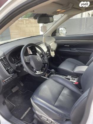 מיצובישי אאוטלנדר Premium אוט' 7 מק' 2.0 (150 כ''ס) בנזין 2021 למכירה בראשון לציון