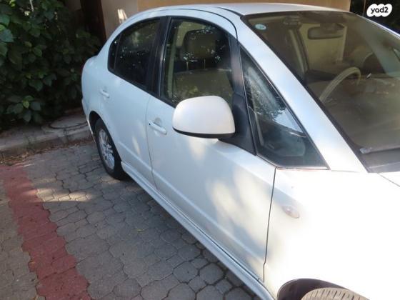 סוזוקי SX4 GLX-HB הצ'בק אוט' 1.6 (107 כ''ס) בנזין 2009 למכירה ברחובות