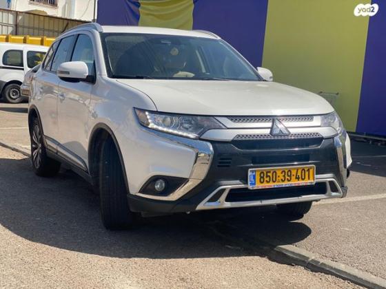 מיצובישי אאוטלנדר Instyle אוט' 7 מק' 2.0 (150 כ"ס) בנזין 2020 למכירה בטבריה