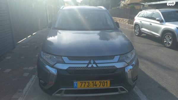 מיצובישי אאוטלנדר Instyle אוט' 7 מק' 2.0 (150 כ"ס) בנזין 2019 למכירה בנהריה