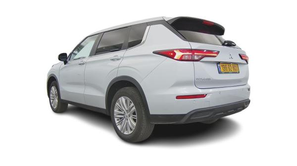 מיצובישי אאוטלנדר Executive אוט' 7 מק' 2.5 (181 כ"ס) בנזין 2023 למכירה ב