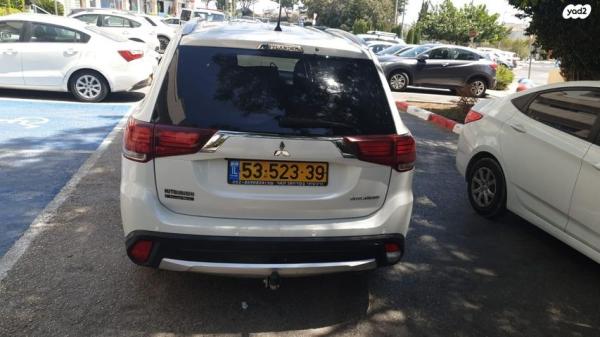 מיצובישי אאוטלנדר Instyle אוט' 7 מק' 2.0 (150 כ"ס) בנזין 2016 למכירה בנצרת