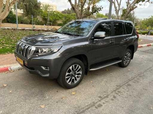 טויוטה לנד קרוזר ארוך Limited אוט' 7 מק' דיזל 5 דל' 2.8 (204 כ"ס) דיזל 2022 למכירה בתל אביב יפו