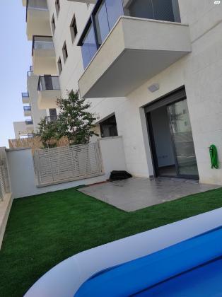 שרה אהרונסון 1