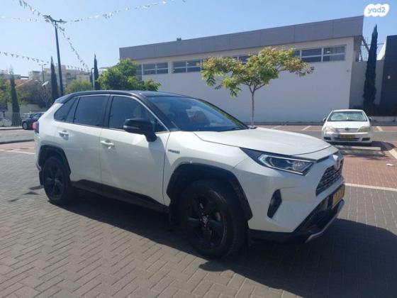 טויוטה RAV4 הייבריד E-motion Sky הייבריד אוט' 2.5 (178 כ''ס) בנזין 2020 למכירה ברמת גן