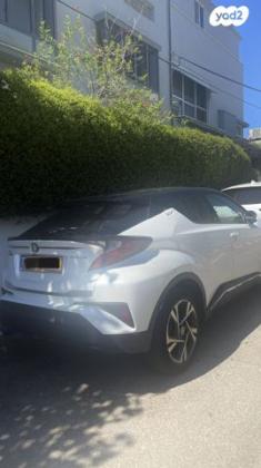 טויוטה C-HR Chic הייבריד אוט' 1.8 (98 כ"ס) בנזין 2023 למכירה ברמת גן