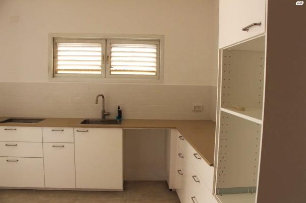 גורדון 3 (בורוכוב)