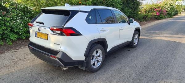 טויוטה RAV4 הייבריד E-xperience הייבריד 5 דל' אוט' 2.5 (178 כ''ס) בנזין 2021 למכירה בפארק תעשיות עמק חפר