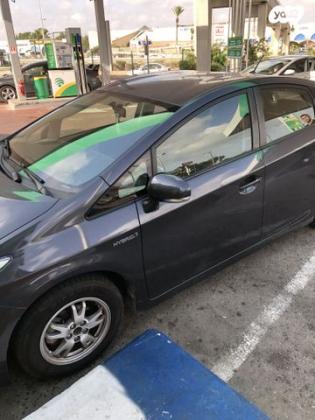 טויוטה פריוס GLI הייבריד אוט' 1.8 (99 כ"ס) בנזין 2011 למכירה בחיפה