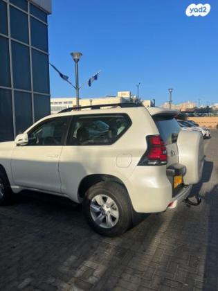 טויוטה לנד קרוזר קצר 4X4 Luxury SWB אוט' 3 דלתות דיזל 2.8 (204 כ''ס) דיזל 2023 למכירה בנתניה