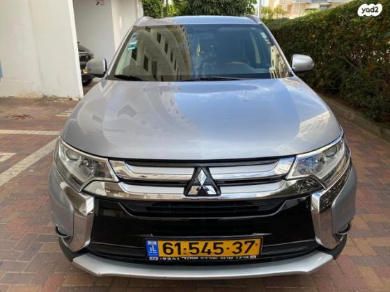 מיצובישי אאוטלנדר Premium אוט' 7 מק' 2.0 (150 כ''ס) בנזין 2016 למכירה בחולון