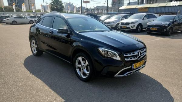 מרצדס GLA GLA200 Urban FL אוט' 1.6 (156 כ"ס) [2017 ואילך] בנזין 2019 למכירה ב