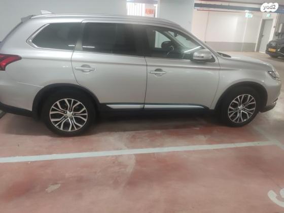 מיצובישי אאוטלנדר Premium אוט' 7 מק' 2.0 (150 כ''ס) בנזין 2018 למכירה בחולון