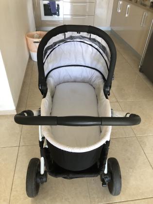 עגלה מרווחת עם מזרון אורטופדי