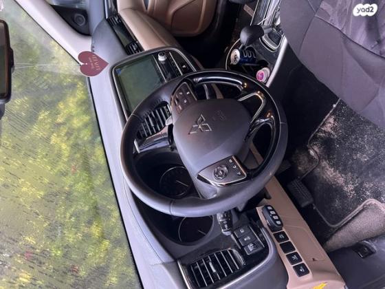 מיצובישי אאוטלנדר Instyle אוט' 7 מק' 2.0 (150 כ"ס) בנזין 2021 למכירה ברחובות