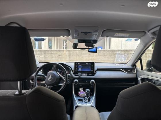 טויוטה RAV4 ארוך 4X2 Experience אוט' 2.0 (175 כ''ס) בנזין 2019 למכירה ברמת השרון