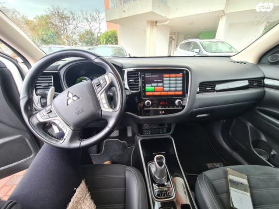 מיצובישי אאוטלנדר PHEV 4X4 Supreme הייבריד אוט' 5 מק' 2.4 (135 כ''ס) היברידי חשמל / בנזין 2020 למכירה בגן יבנה