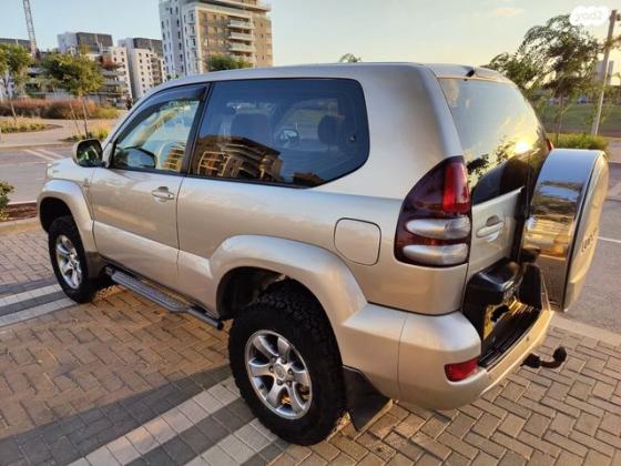 טויוטה לנד קרוזר קצר 4X4 Luxury אוט' דיזל 3.0 (173 כ''ס) דיזל 2008 למכירה בהרצליה