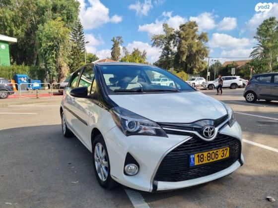 טויוטה יאריס Black Top אוט' 1.3 (99 כ"ס) בנזין 2016 למכירה בפתח תקווה