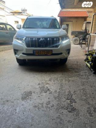 טויוטה לנד קרוזר ארוך 4X4 Limited אוט' דיזל 7 מק' 2.8 (177 כ"ס) דיזל 2019 למכירה בבוקעתא