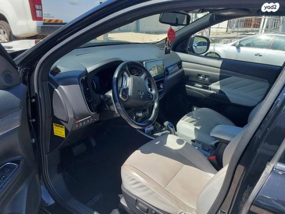 מיצובישי אאוטלנדר PHEV 4X4 Luxury הייבריד אוט' 5 מק' 2.4 (135 כ''ס) היברידי חשמל / בנזין 2020 למכירה בטבריה