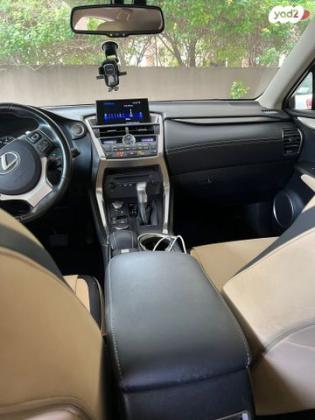 לקסוס NX NX200T Luxury אוט' 2.0 (238 כ"ס) בנזין 2017 למכירה ברמת גן