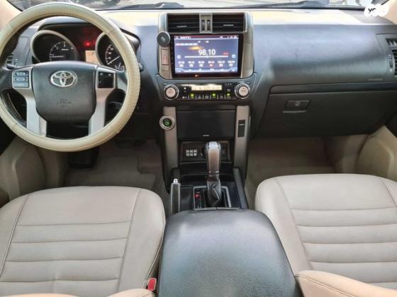 טויוטה לנד קרוזר ארוך 4X4 Select AC אוט' דיזל 7 מק' 3.0 (190 כ''ס) דיזל 2013 למכירה במעלות תרשיחא