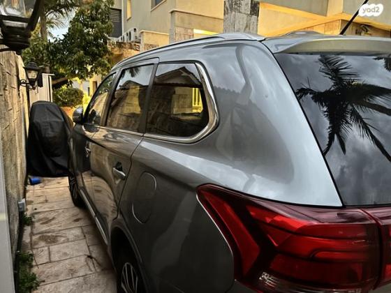 מיצובישי אאוטלנדר Premium אוט' 7 מק' 2.0 (150 כ''ס) בנזין 2016 למכירה בגן יבנה
