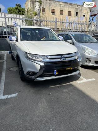 מיצובישי אאוטלנדר Premium אוט' 7 מק' 2.0 (150 כ''ס) בנזין 2018 למכירה בחיפה
