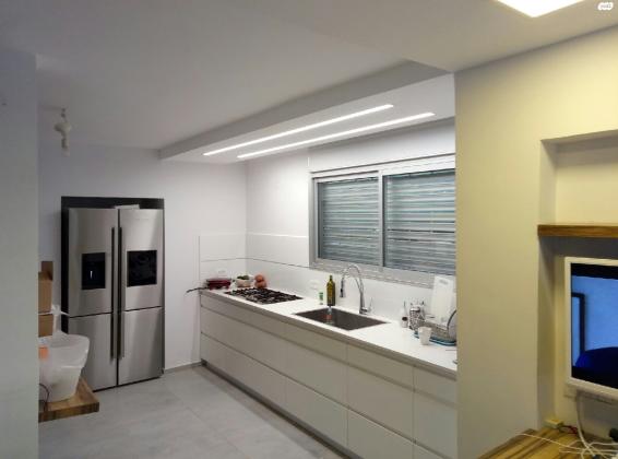 זלמן שניאור 13 (קרית יערים)