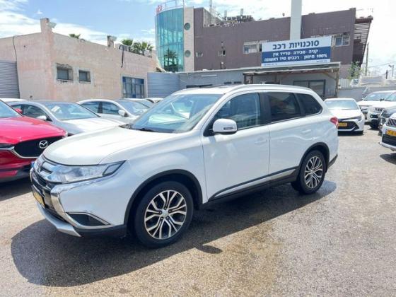 מיצובישי אאוטלנדר Instyle אוט' 7 מק' 2.0 (150 כ"ס) בנזין 2018 למכירה בנתניה