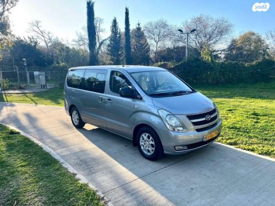 יונדאי i800 GLS CRDI מיניבוס ידני דיזל 8 מק' 2.5 (136 כ"ס) דיזל 2011 למכירה בתל אביב יפו