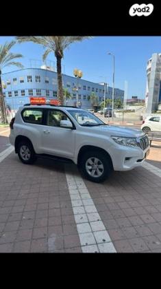 טויוטה לנד קרוזר קצר 4X4 Luxury אוט' דיזל 2.8 (177 כ"ס) דיזל 2020 למכירה בראשון לציון