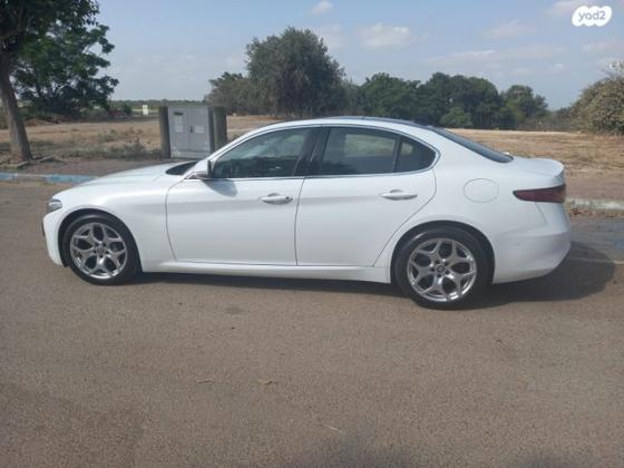 אלפא רומיאו ג'וליה Monza RWD אוט' 2.0 (200 כ"ס) בנזין 2021 למכירה בבנימינה גבעת עדה