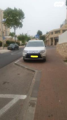 מיצובישי אאוטלנדר Instyle אוט' 5 מק' 2.0 (150 כ"ס) בנזין 2016 למכירה בירושלים